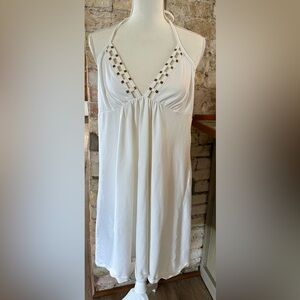 Chic Strapless White Halter Sun Dress with Gold Accents